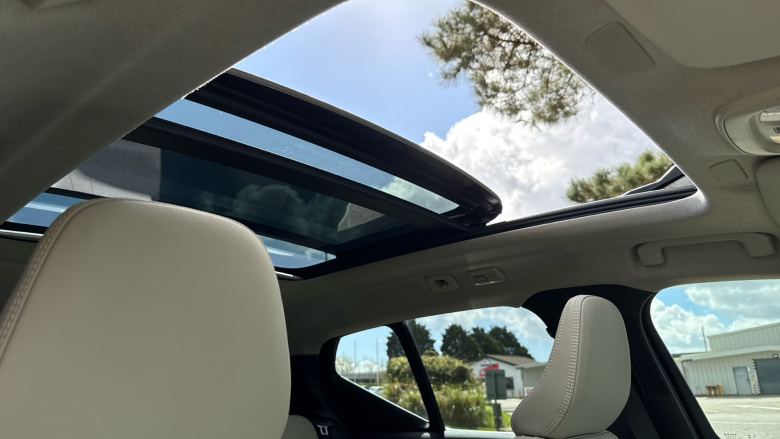 Volvo XC40 2.0 B3P Ultra Dark 5dr Auto Petrol Estate